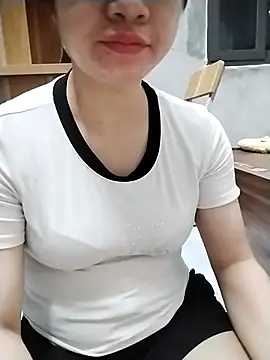 Mie rose online show from April 1, 9:10 am