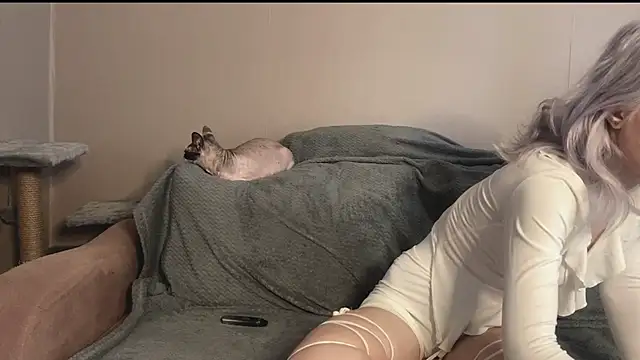 snowy lisa online show from November 15, 7:42 am