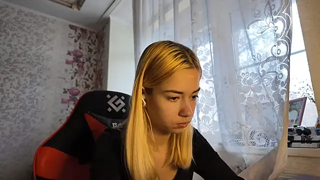 Witching Moon online show from November 14, 8:03 am