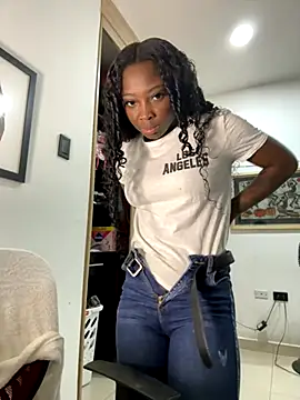 EmilyKisx online show from December 4, 10:39 am