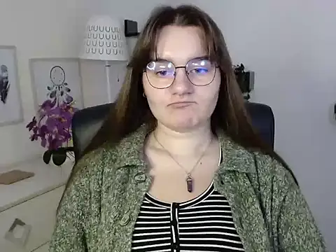 Julie Diamond online show from September 15, 12:35 pm