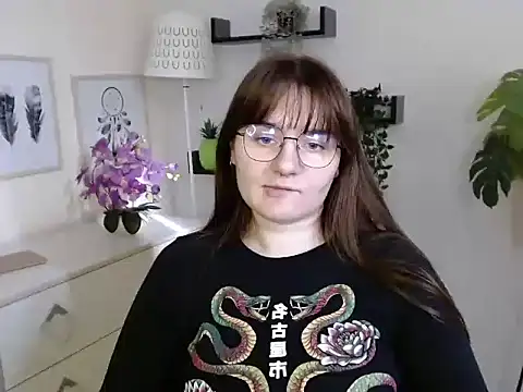 Julie Diamond online show from October 22, 12:32 pm