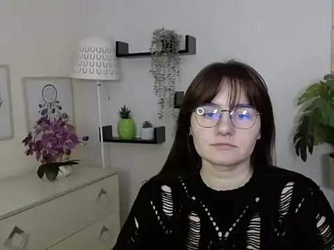 Julie Diamond online show from December 16, 5:08 pm