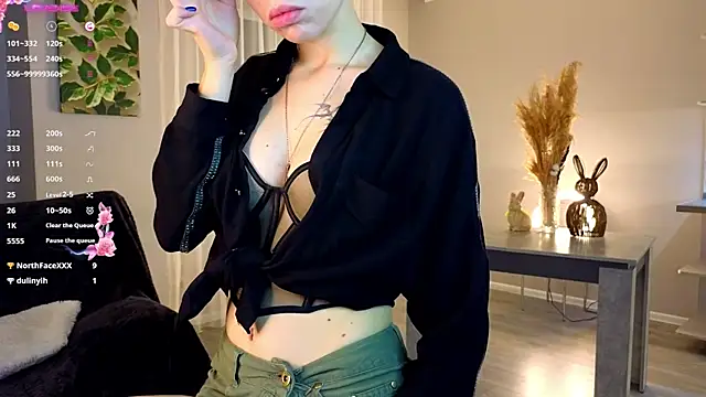 NyxaThorn online show from September 17, 6:39 pm