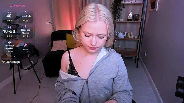 Millie Vanillies online show from November 7, 1:06 pm