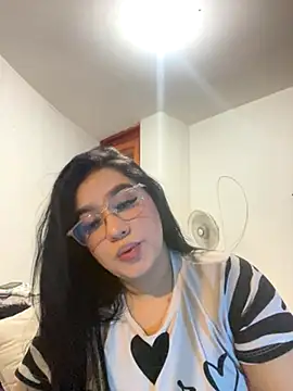 Aliciawhitee online show from November 11, 2:29 am