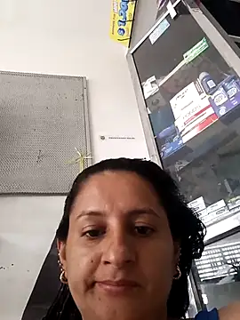 Snapshot of Titiss8921 chatting on October 3, 12:21 pm Titiss8921 online show from October 3, 12:21 pm