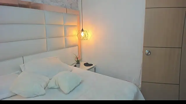 Salome Smitth 1 online show from March 16, 9:41 pm