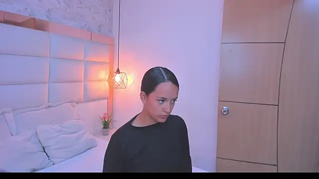 Salome Smitth 1 online show from April 15, 8:09 pm