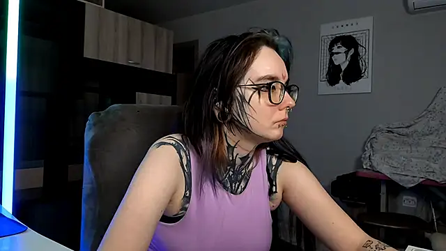 HighelikeGirl online show from November 4, 7:02 am