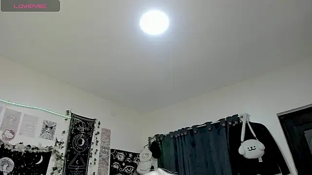 GothKitten666 online show from March 30, 6:13 am