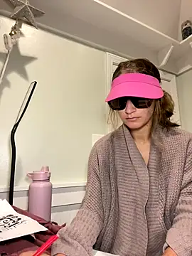 Lilamelon online show from September 21, 10:30 pm