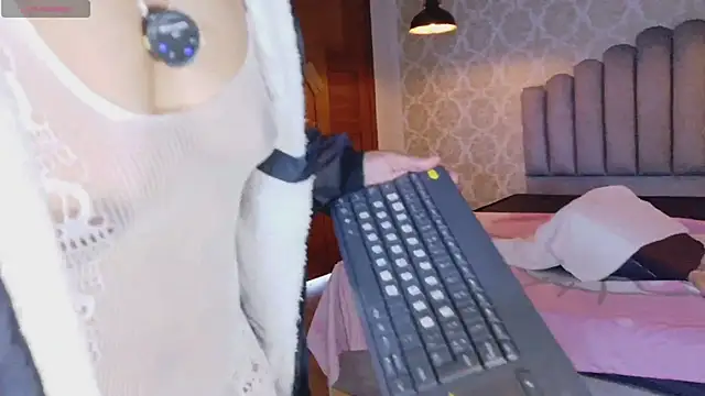 Vanessa 7  online show from February 17, 10:20 pm