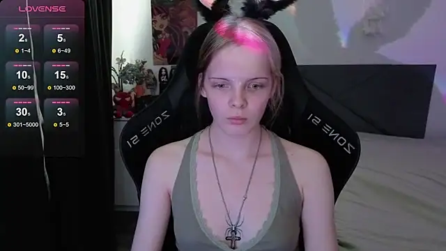 Luna Navy online show from September 15, 11:40 am