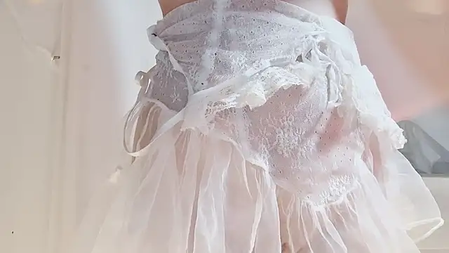 Vessi-babe online show from November 24, 2:30 pm