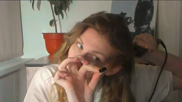 JuliaMuuun online show from March 21, 7:52 pm