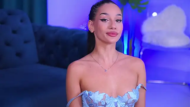 NinaSolenne online show from January 6, 8:45 pm