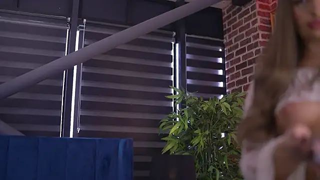 MillaSerene online show from September 25, 6:45 am