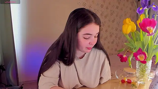 Alice next door online show from March 7, 12:45 pm