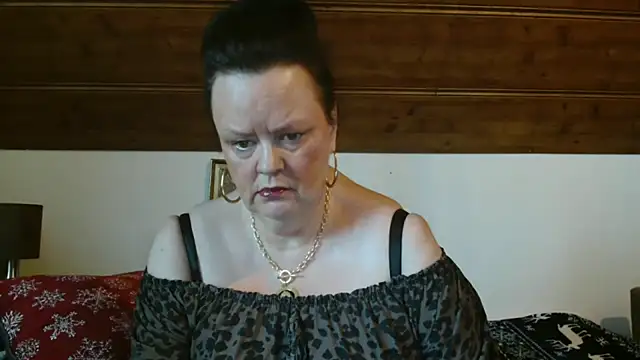 TiffanyMature online show from November 29, 8:07 am