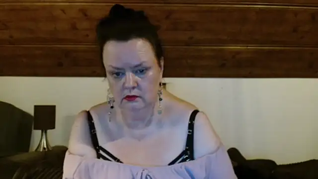 TiffanyMature online show from November 1, 3:27 pm