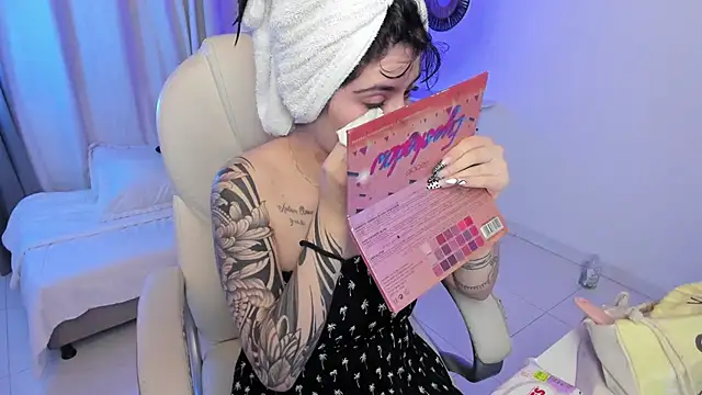 kurito  online show from November 12, 3:48 am