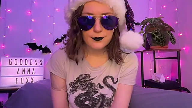 mistressannafoxx online show from December 19, 9:51 pm