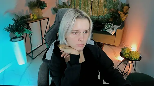 BethanyCloud online show from October 10, 2:16 am