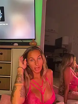 Rosieredxox online show from July 7, 8:44 pm