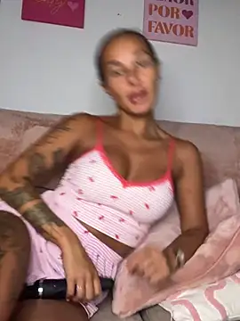 Rosieredxox online show from July 1, 6:13 am