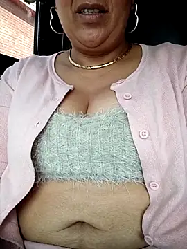 Mia-Glow online show from October 9, 1:59 pm