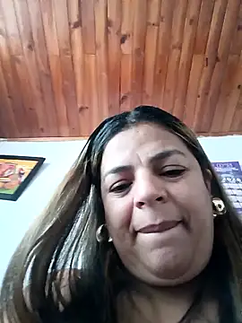 Mia-Glow online show from April 21, 12:01 pm