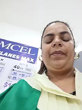 Mia-Glow online show from December 15, 12:10 pm