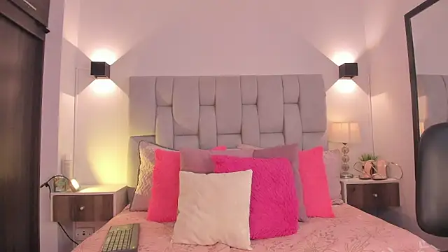 Seraphyne666 online show from March 16, 5:50 pm