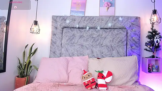 Seraphyne666 online show from November 24, 7:05 pm