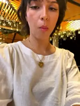 Adry Bach  online show from December 4, 11:05 pm