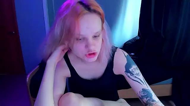 Elieiza xo online show from March 9, 9:01 am