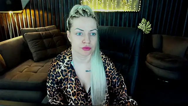 Anna Snows online show from April 15, 5:30 am