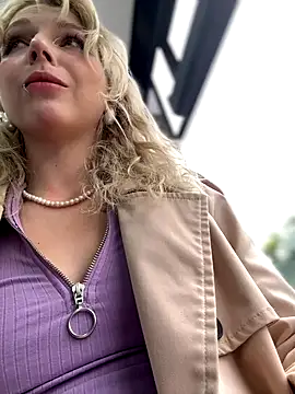 EveLittleSinner online show from September 21, 9:19 am