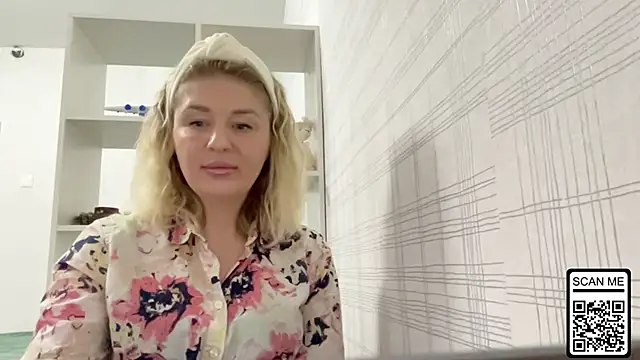 Blondie xoxoxo online show from November 20, 8:04 am