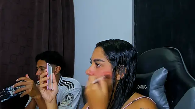 violet and myers online show from April 15, 9:26 pm