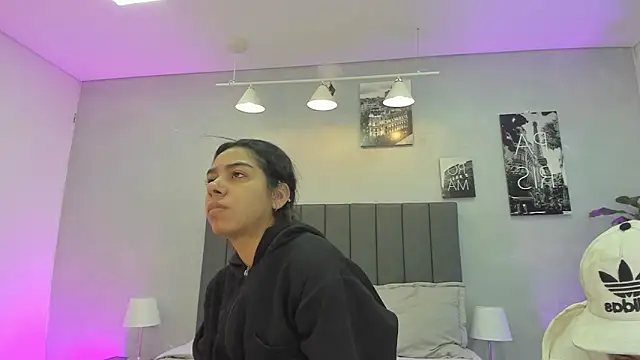 violet and myers online show from October 29, 11:25 am