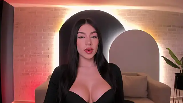 MaddisonTaylor1 online show from July 11, 11:54 am