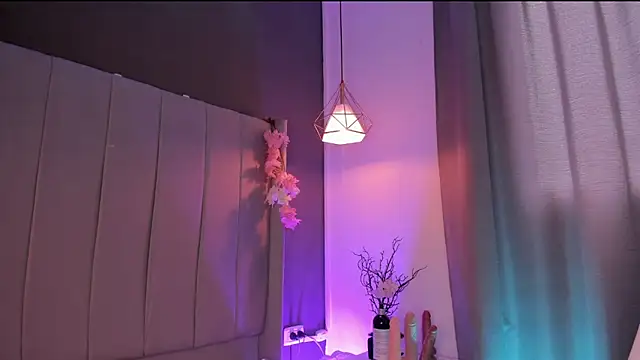 valeria rouse28 online show from December 19, 9:40 pm