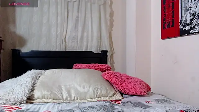 Snapshot of MaloryGolosa chatting on October 17, 3:43 am MaloryGolosa online show from October 17, 3:43 am