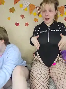 ricky feline online show from November 15, 6:47 am