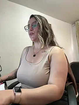 CurvyLust x online show from May 19, 1:18 pm