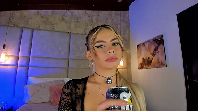 Mily Vermont online show from July 15, 7:40 pm