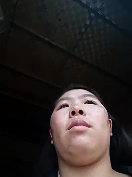 quynhkoolbae online show from April 15, 1:39 am