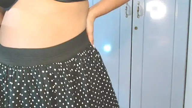 Indian GlowingMiax online show from October 3, 3:50 pm